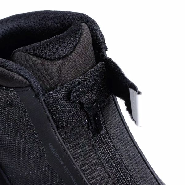 TCX Ikasu 2 WP Black White