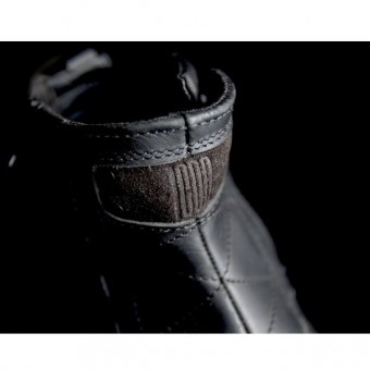 ICON El Bajo Johnny Black