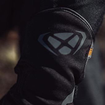 Ixon Pro Compass Black